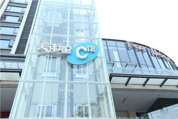 一平方米樓頂發(fā)光字制作安裝的費用有哪些？