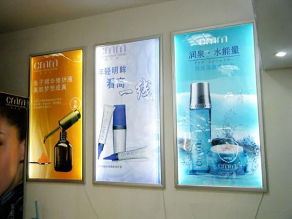 燈箱布與寫真布、噴繪布怎么區(qū)分？